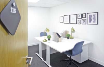 Office in Waltham Abbey - photo 3